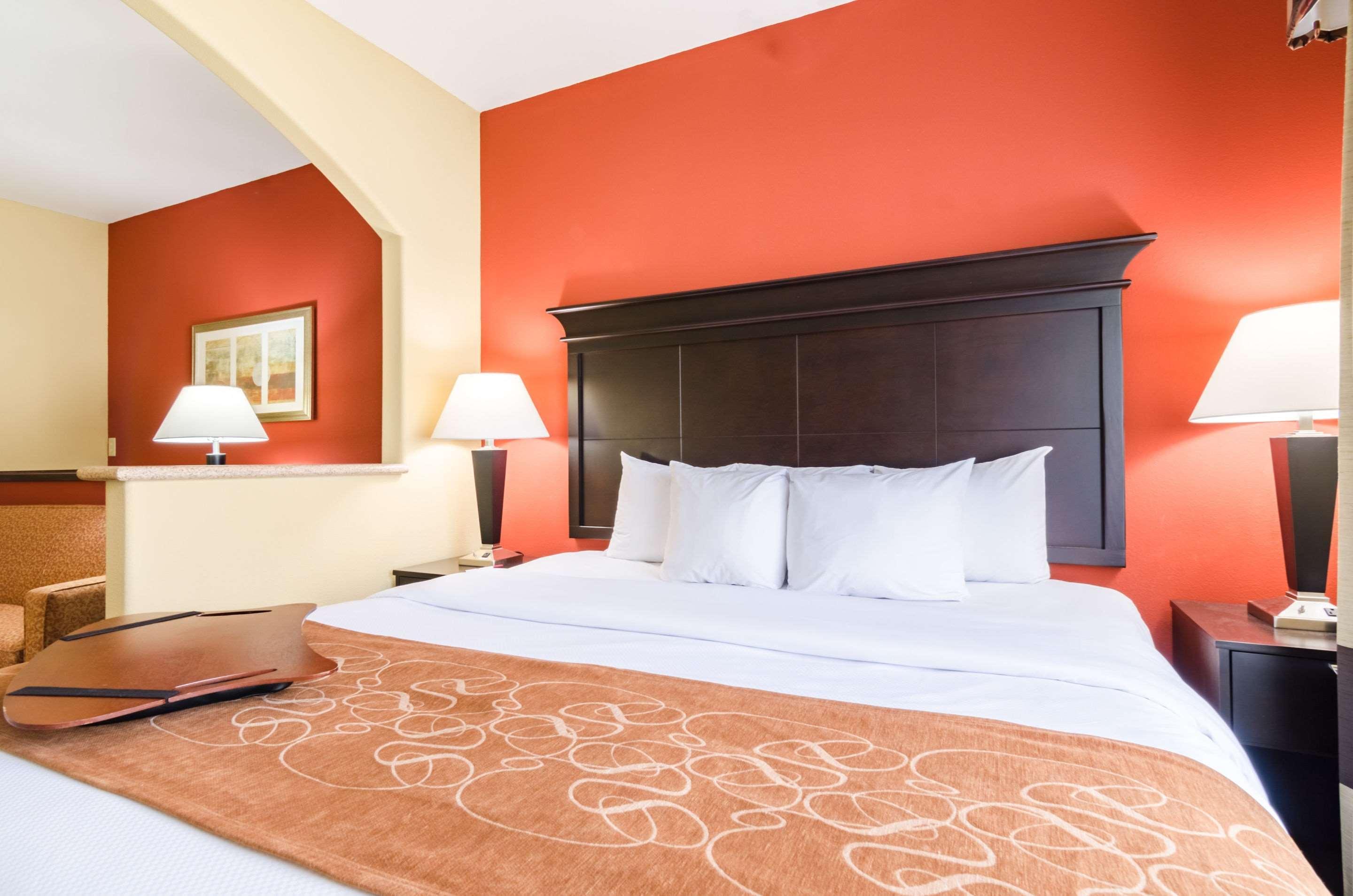 คอมฟอร์ต สวีท ซาลีนา เซาท์ Hotel ภายนอก รูปภาพ