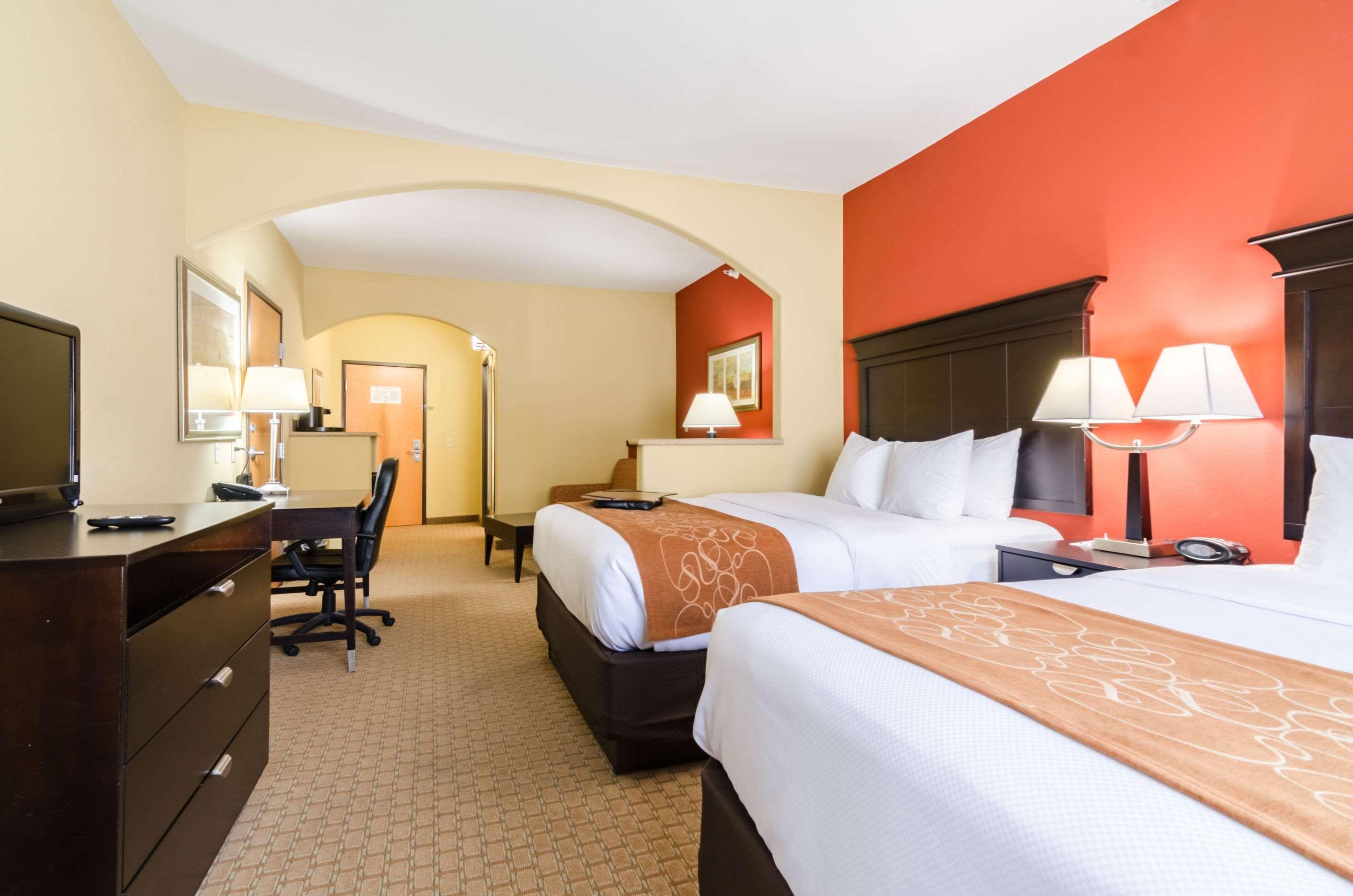 คอมฟอร์ต สวีท ซาลีนา เซาท์ Hotel ภายนอก รูปภาพ