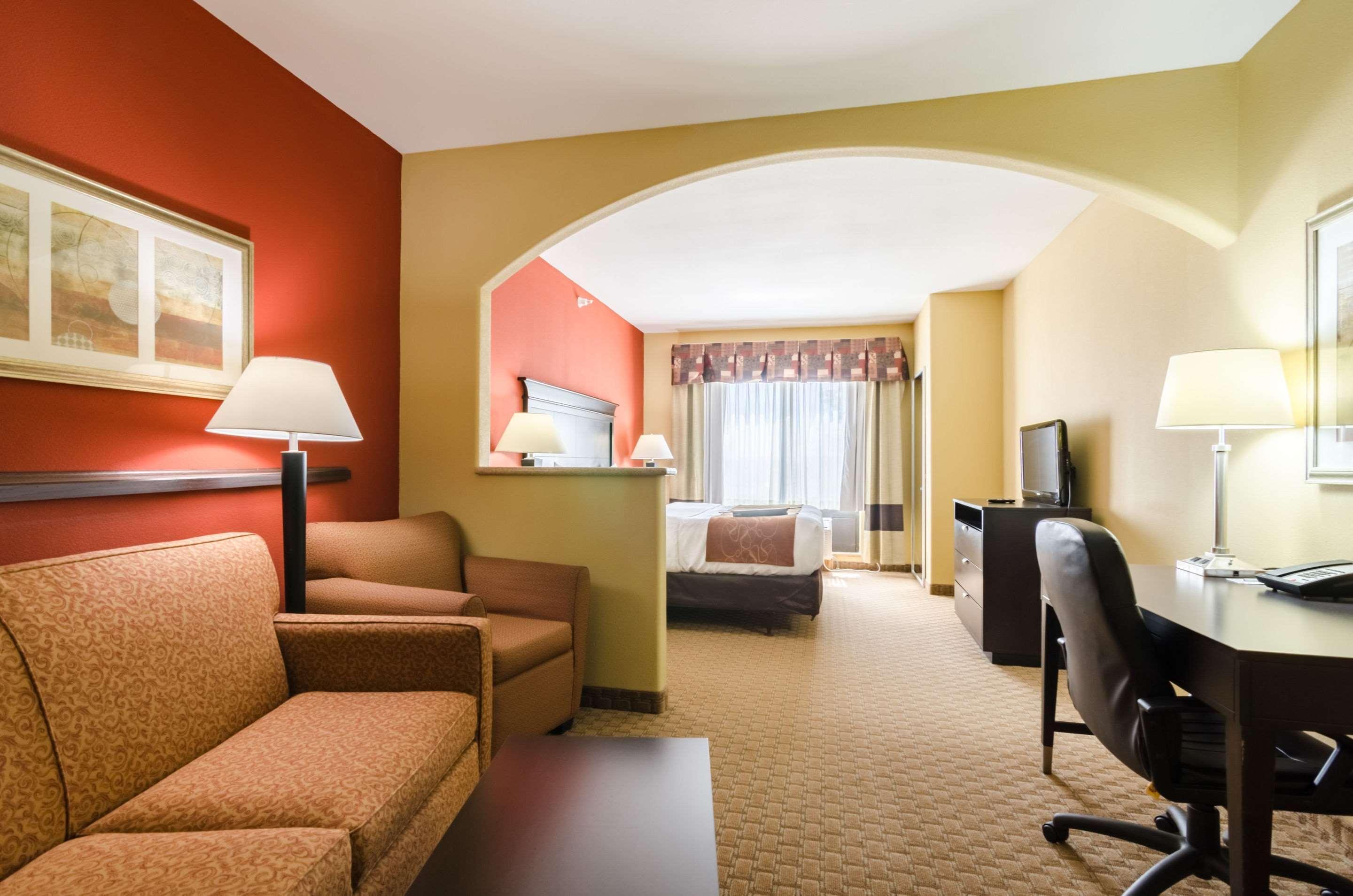 คอมฟอร์ต สวีท ซาลีนา เซาท์ Hotel ภายนอก รูปภาพ