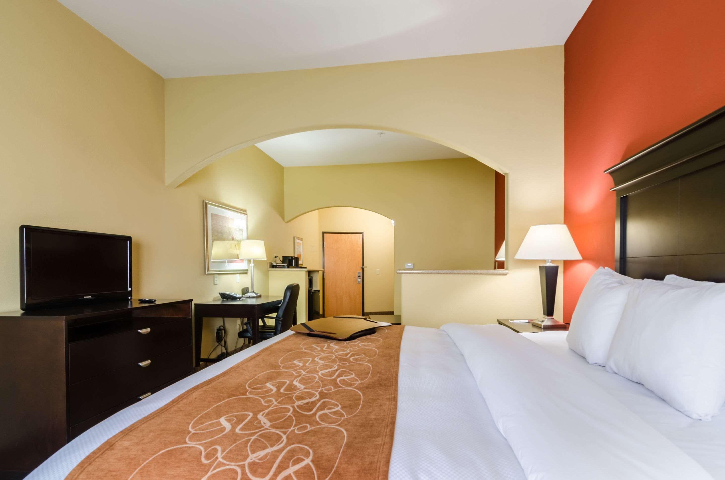 คอมฟอร์ต สวีท ซาลีนา เซาท์ Hotel ภายนอก รูปภาพ