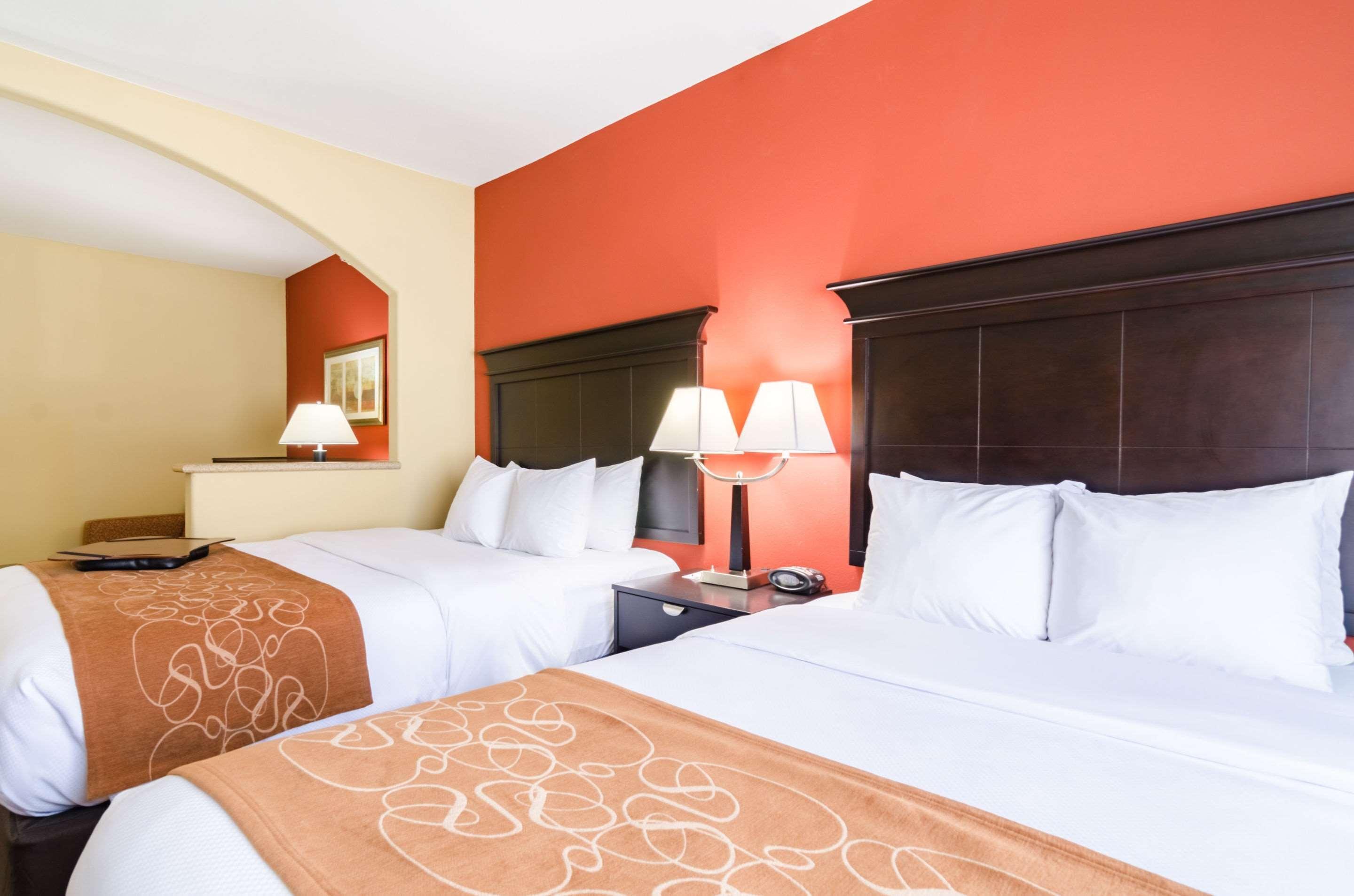 คอมฟอร์ต สวีท ซาลีนา เซาท์ Hotel ภายนอก รูปภาพ