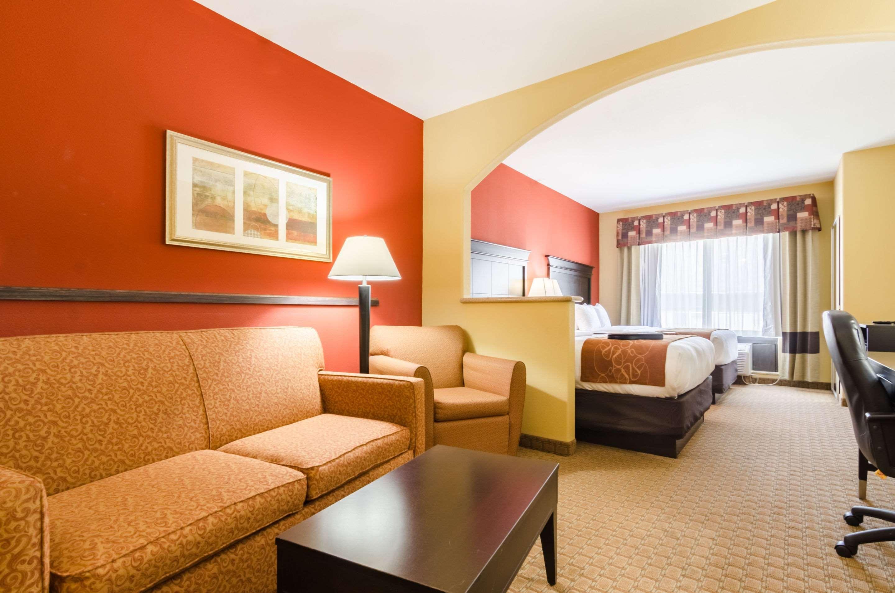 คอมฟอร์ต สวีท ซาลีนา เซาท์ Hotel ภายนอก รูปภาพ